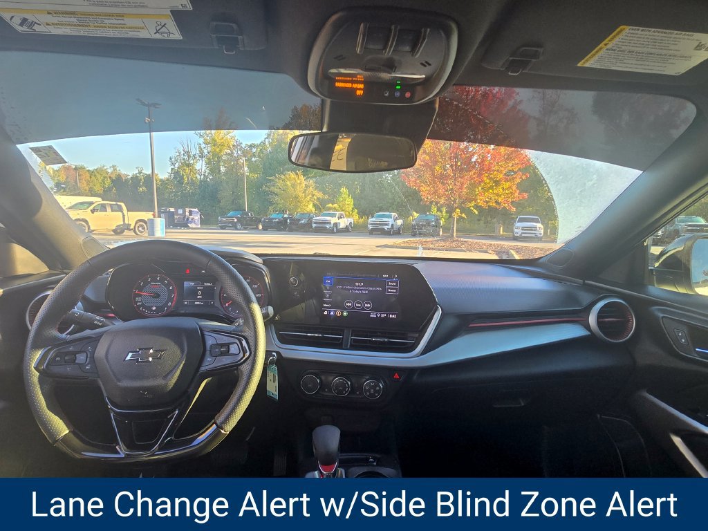 Certified 2024 Chevrolet Trax RS w/ Sunroof Package FWD image 17