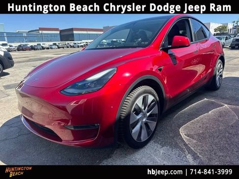 Used 2024 Tesla Model Y Long Range AWD/4WD image 1
