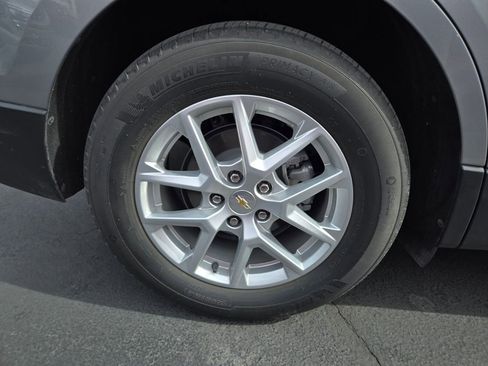 Used 2024 Chevrolet Equinox LS FWD image 3