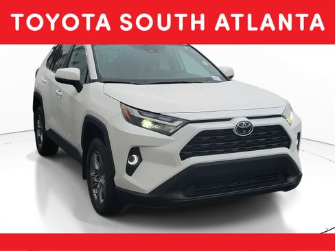 Used 2025 Toyota RAV4 XLE image 1
