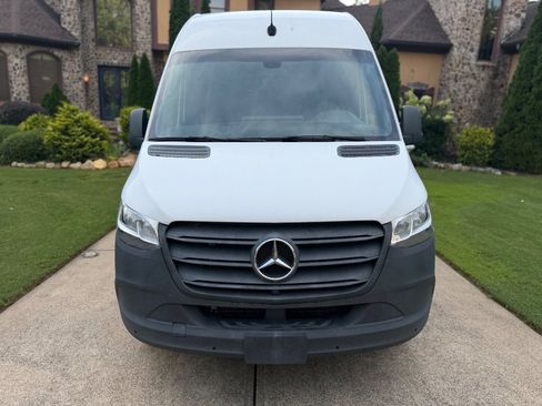 Used 2023 Mercedes-Benz Sprinter 2500 image 3