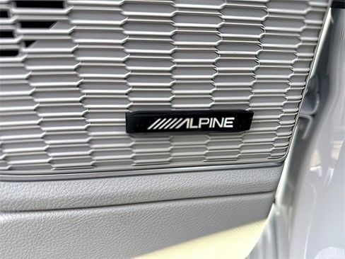 Used 2022 Jeep Grand Cherokee Summit w/ Luxury Tech Group V image 20