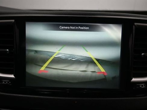 Used 2023 Chrysler Pacifica Touring-L image 20