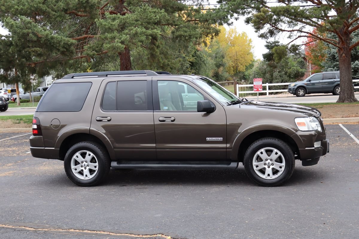 Used 2008 Ford Explorer XLT AWD/4WD image 2