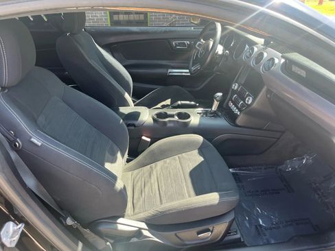 Used 2017 Ford Mustang Coupe image 11