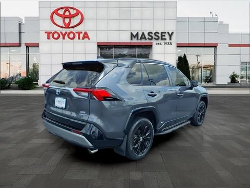 Used 2022 Toyota RAV4 XSE AWD/4WD image 3