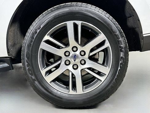 Used 2023 Ford Expedition Limited image 34