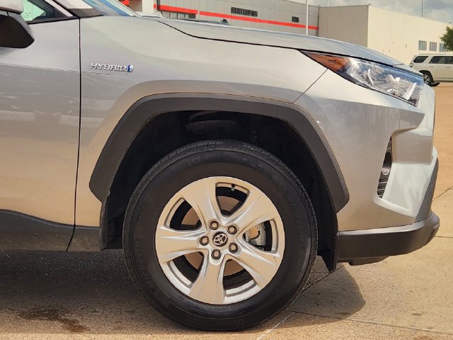 Used 2020 Toyota RAV4 XLE w/ Convenience Package AWD/4WD image 5