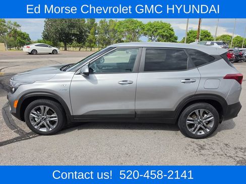 Used 2021 Kia Seltos LX AWD/4WD image 2