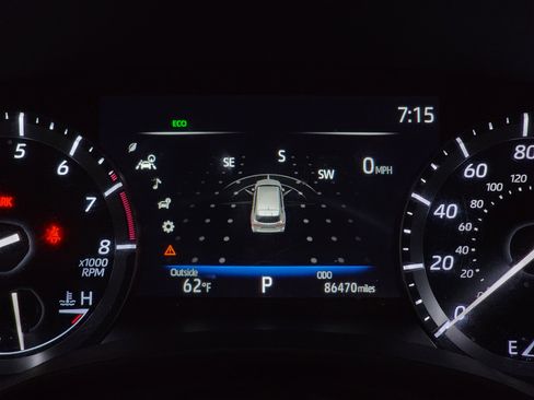 Used 2021 Toyota Highlander XLE image 27