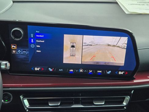 Certified 2025 Chevrolet Traverse Z71 w/ Driver Confidence Package image 17