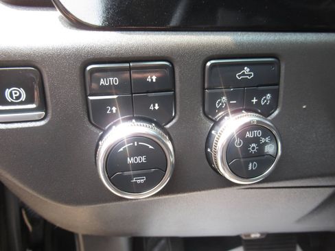 Used 2025 GMC Sierra 1500 Elevation w/ Preferred Package AWD/4WD image 24