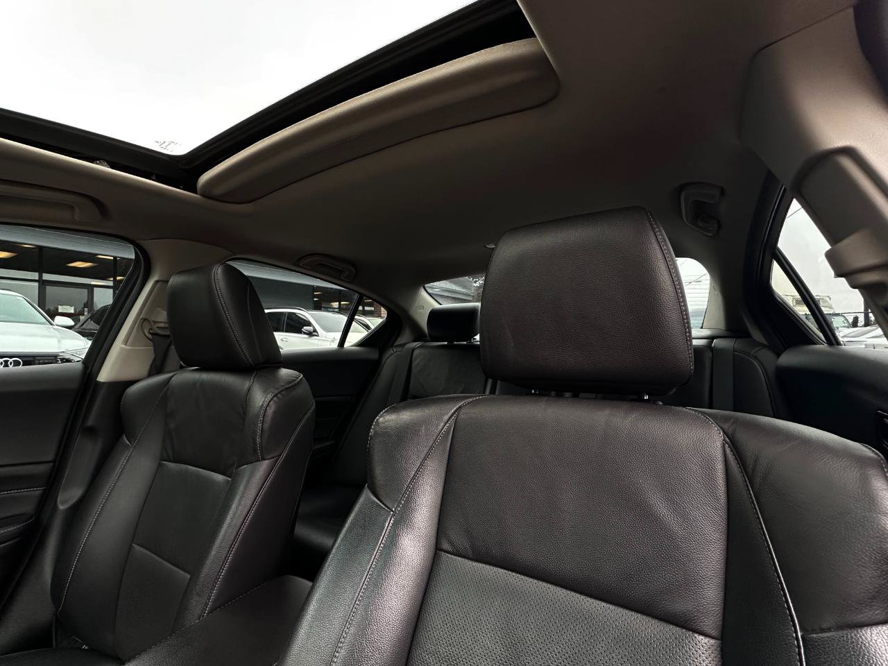 Used 2013 Acura ILX w/ Premium Package FWD image 16