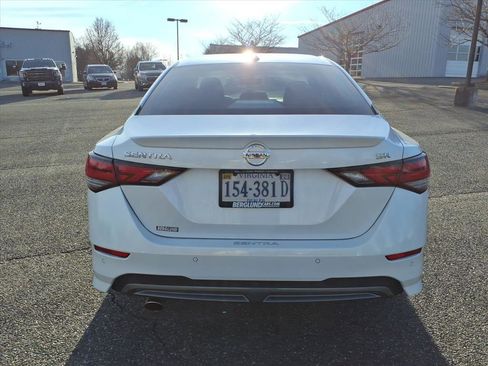 Used 2022 Nissan Sentra SR w/ Trunk Package image 11