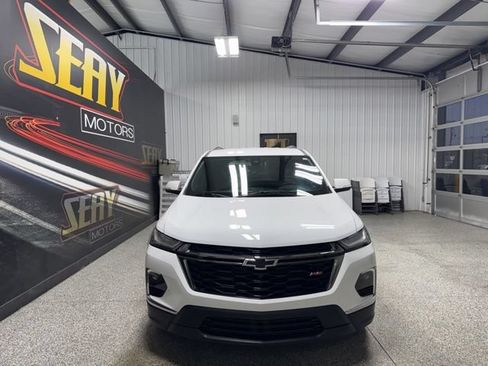 Used 2023 Chevrolet Traverse RS FWD image 30