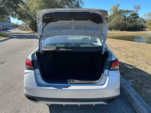 Used 2023 Nissan Versa S w/ Trunk Package image 10