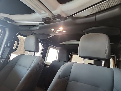 Used 2021 Jeep Wrangler Unlimited Sport image 36