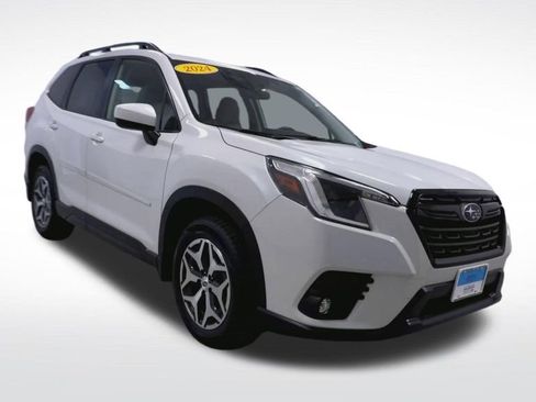 Used 2024 Subaru Forester Premium AWD/4WD image 2