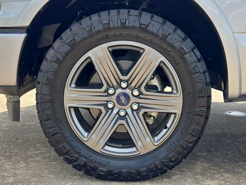 Used 2020 Ford F150 XLT w/ Equipment Group 302A Luxury AWD/4WD image 11