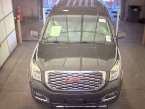 Used 2019 GMC Yukon Denali w/ Denali Ultimate Package image 2