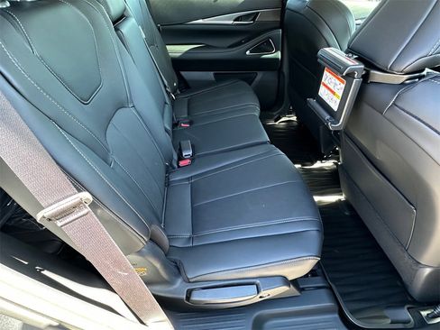 New 2026 INFINITI QX60 Luxe image 13