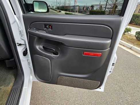 Used 2004 Chevrolet Silverado 2500 LT w/ Skid Plate Package image 35