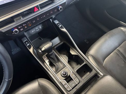 Used 2024 Kia Sorento S FWD image 44
