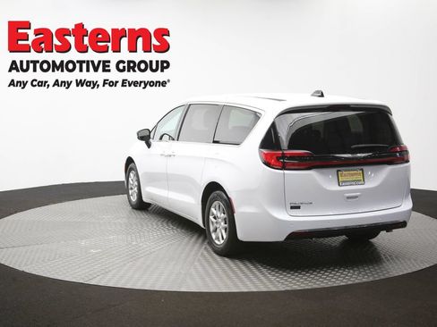Used 2024 Chrysler Pacifica Touring-L FWD image 66