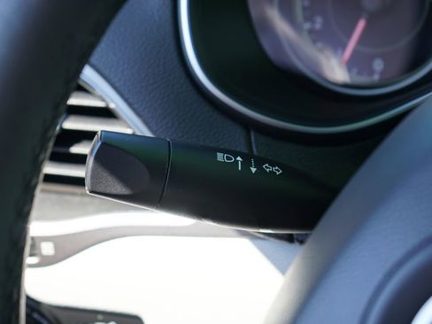 Used 2020 Jeep Cherokee Latitude Plus w/ Comfort/Convenience Group FWD image 16