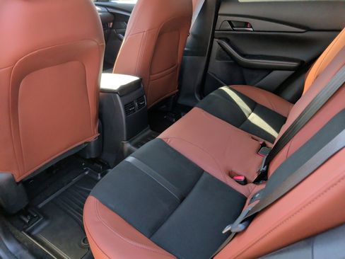 Used 2025 MAZDA CX-30 Carbon image 36