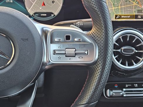 Used 2023 Mercedes-Benz EQB 300 4MATIC image 29