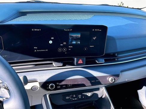 Certified 2025 Kia Carnival SX image 6