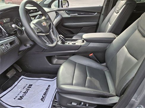 Certified 2025 Cadillac XT5 Premium Luxury image 5