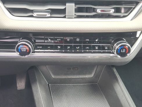 Used 2026 Chevrolet Equinox LT w/ Convenience Package II FWD image 17