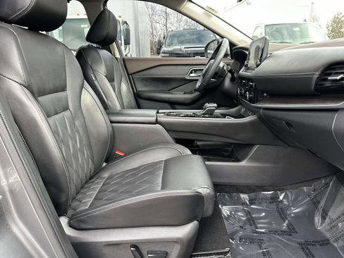 Used 2023 Nissan Rogue Platinum w/ Platinum Premium Package image 26