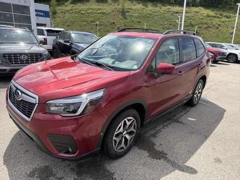 Used 2021 Subaru Forester Premium AWD/4WD image 7