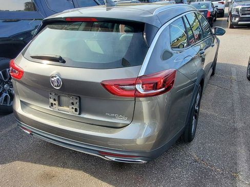 Used 2019 Buick Regal Essence w/ Sights and Sounds Package image 9