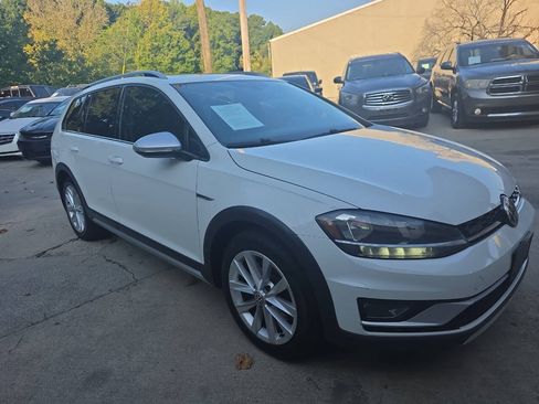 Used 2018 Volkswagen Golf Alltrack SE AWD/4WD image 4