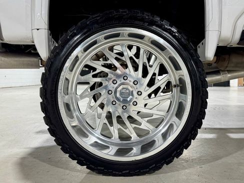 Used 2021 GMC Sierra 2500 Denali w/ Denali Ultimate Package image 33