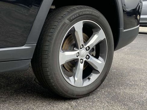 Used 2021 Jeep Grand Cherokee L Limited w/ Luxury Tech Group II image 11