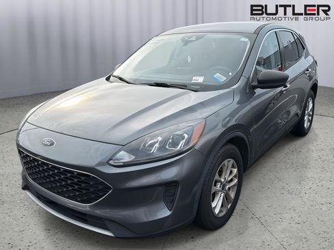 Used 2022 Ford Escape SE FWD image 2