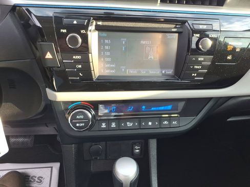 Used 2016 Toyota Corolla LE FWD image 13