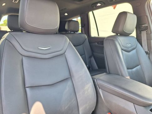 Used 2024 Cadillac XT6 Premium Luxury w/ Technology Package AWD/4WD image 32