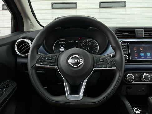 Used 2025 Nissan Versa SV image 28