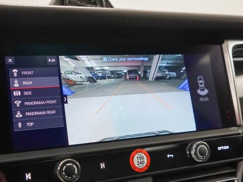 Certified 2025 Porsche Macan image 31