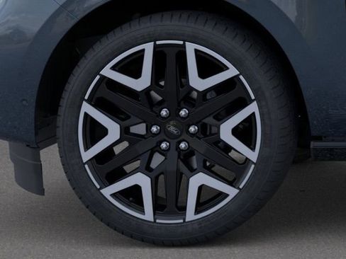 New 2026 Ford Expedition Platinum w/ Platinum Ultimate Package image 17