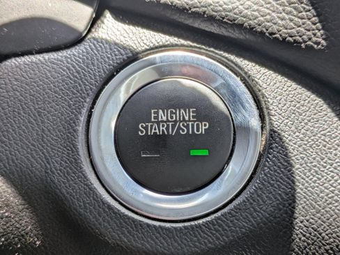 Used 2022 Chevrolet Equinox LT FWD image 26