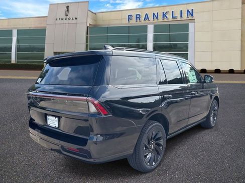 New 2025 Lincoln Navigator Reserve w/ Jet Appearance Package AWD/4WD image 7