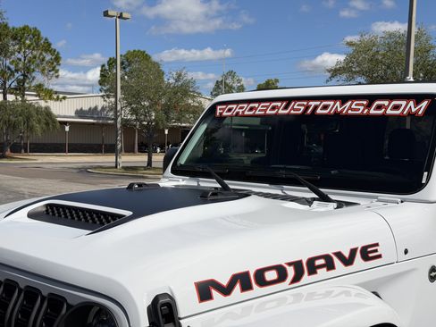 Used 2024 Jeep Gladiator Mojave image 25