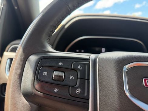Used 2023 GMC Yukon XL SLT w/ SLT Luxury Package RWD image 22
